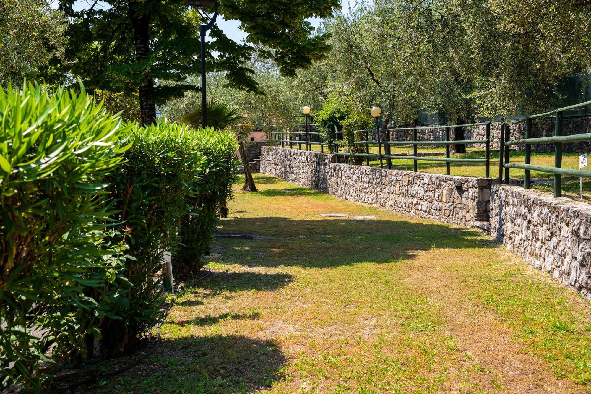 Camping Park Garda ลีโมเนซุลการ์ดา ภายนอก รูปภาพ